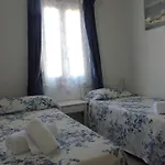 Cerca De La Playa 아파트